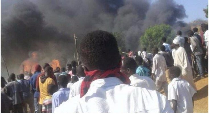 A civilian killed and three wounded in a confrontation with the police in Kadogi